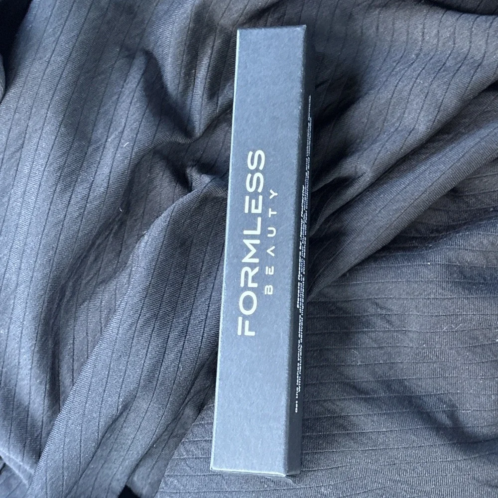 New NIB Formless Beauty Elevate Mascara Jenny McCarthy Black